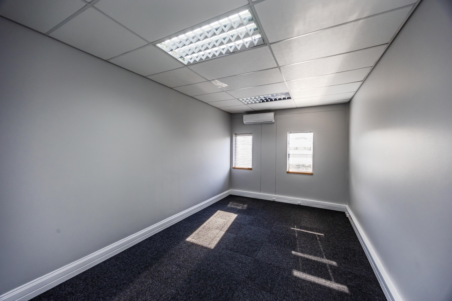 To Let Commercial Property for Rent in Selborne Eastern Cape